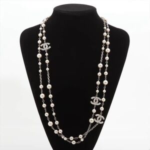 Pre-owned Chanel Graduated CC Crystal Necklace